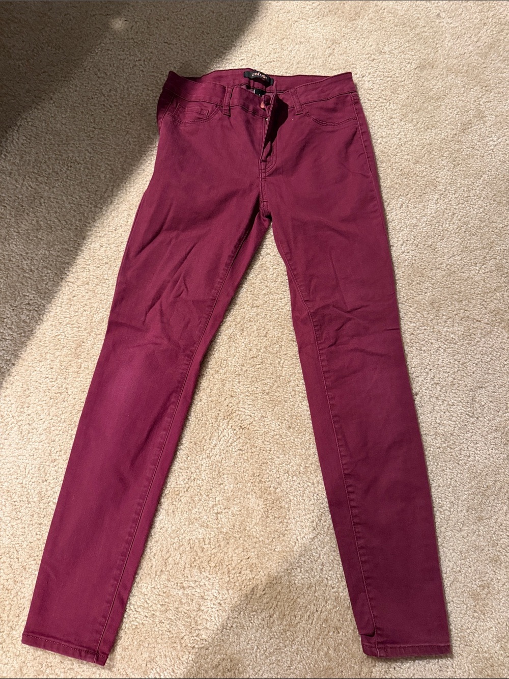 Refuge slim Fit Women's Burgundy Jeans